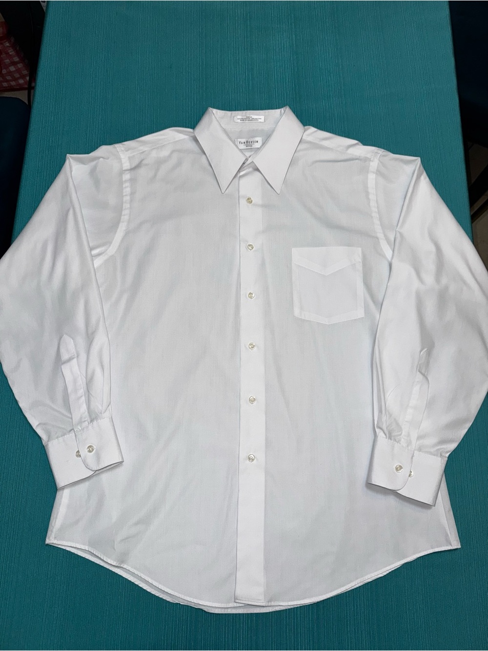 Van Heusen Men’s White Fitted Poplin Dress Shirt 17 34/35 Wrinkle Resistant